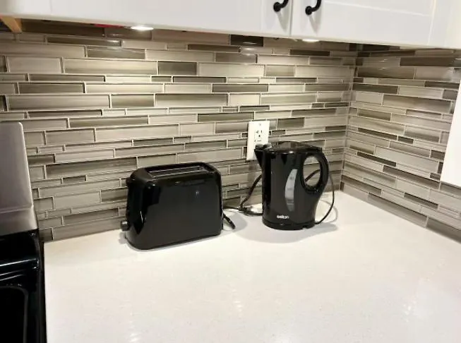 Modern 3Br Near Airport & Dt Villa Calgary