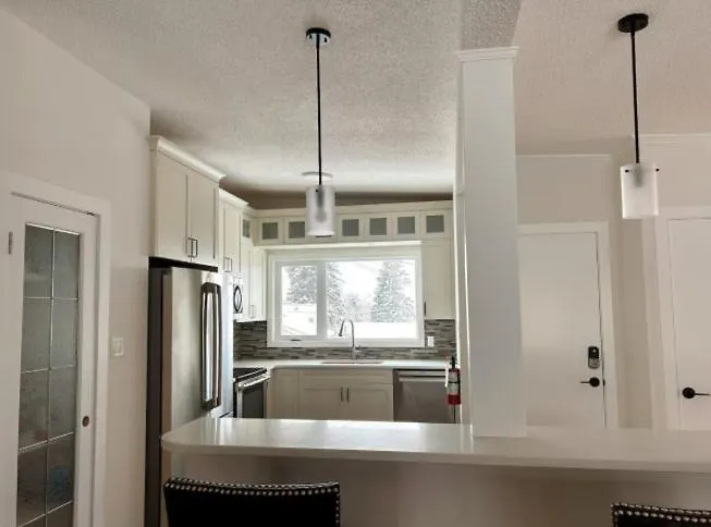 Modern 3Br Near Airport & Dt Villa Calgary